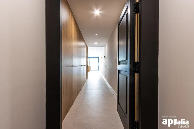 CASA REFORMADA A ESTRENAR CON PATIO Y TERRAZA, EN EL CENTRO  - foto 3