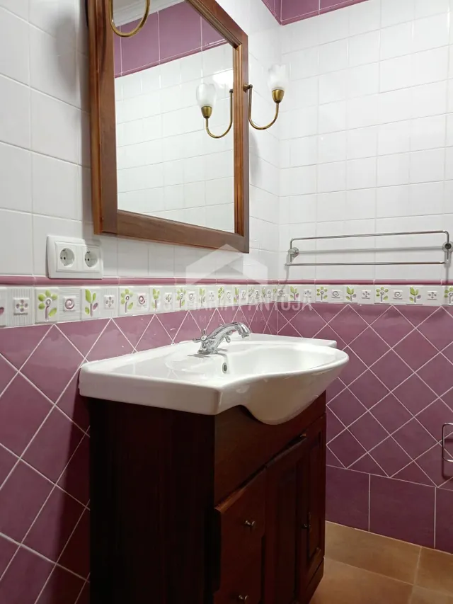 CHALET CON PISCINA EN JUNTA DE LOS RIOS — 20