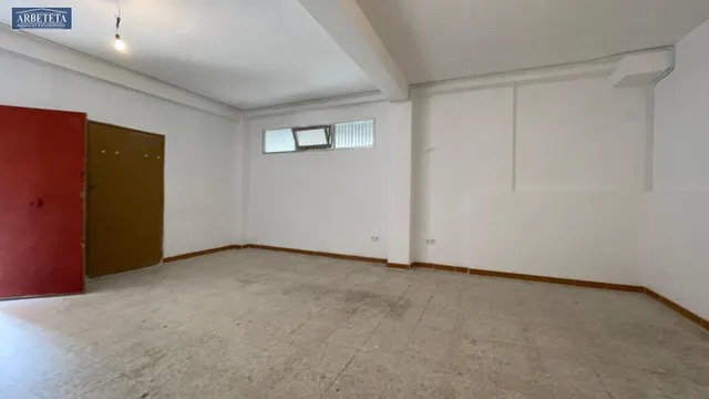 Se alquila local en la zona de Avd. del Ejercito, Guadalajara. — 10