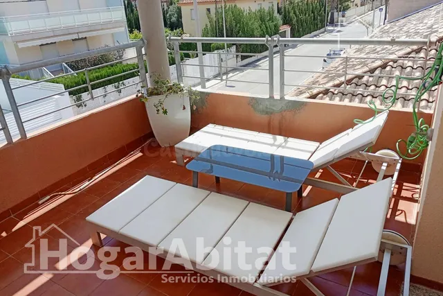 PRECIOSO ADOSADO CON 4 TERRAZAS, PISCINA Y GARAJE CERCA DE L