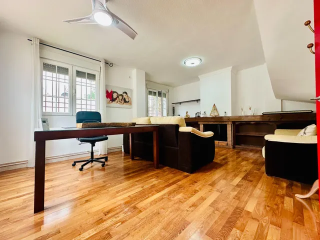 Espectacular Pareado en Urb. Monteluz, con Jardín y Piscina — 10