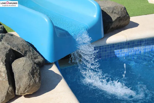 OPORTUNIDAD CHALET CON PISCINA – ZONA PAGO DEL HUMO — 8