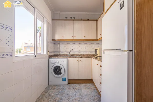 Bungalow en venta en urbanización Las Arenas 2, Arenales del Sol. — 12