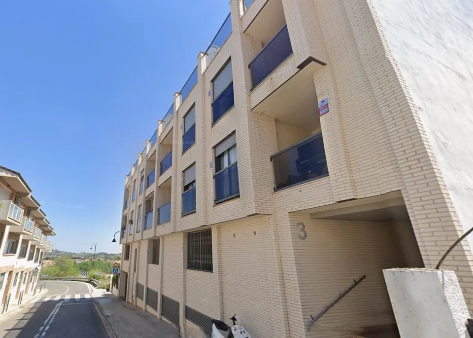 Venta de piso + garaje en Alborache (Valencia)