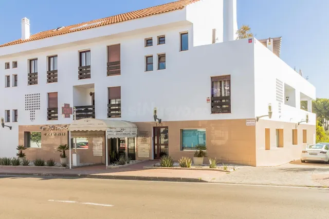 Negocio 10 habitaciones 273m² en venta - Marbella — 2