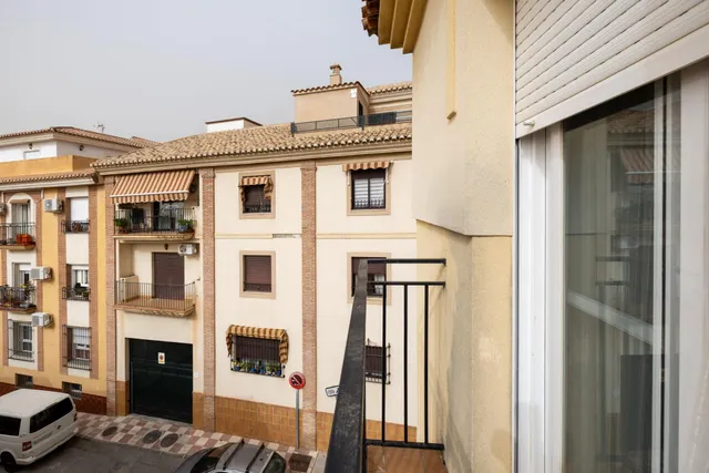 Piso 2 dormitorios, garaje y ascensor a la entrada de la Zubia, junto Ayuntamiento.  Perfecto estado — 16
