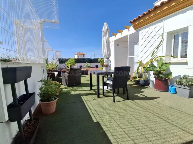 ESPECTACULAR ÁTICO CON VISTA AL MAR Y DOS PLAZAS DE GARAJE — 3