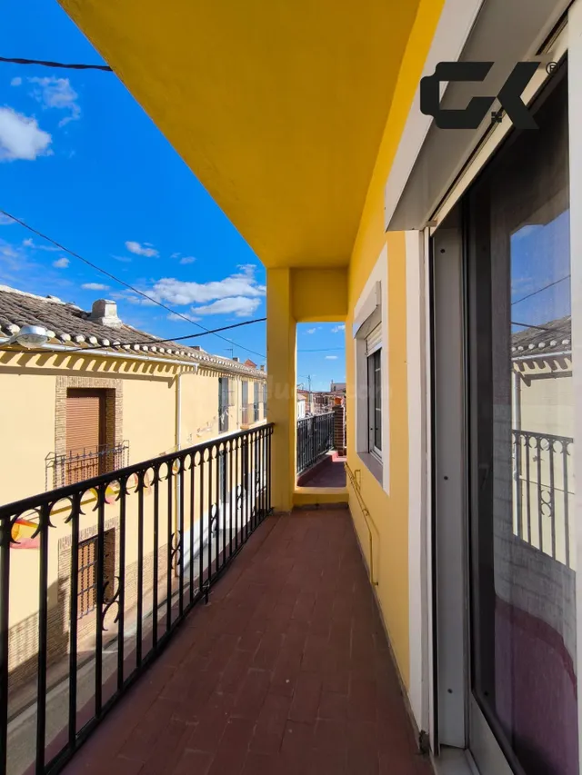Amplia casa de pueblo con terraza y chimenea cerca de Lorca - foto 2