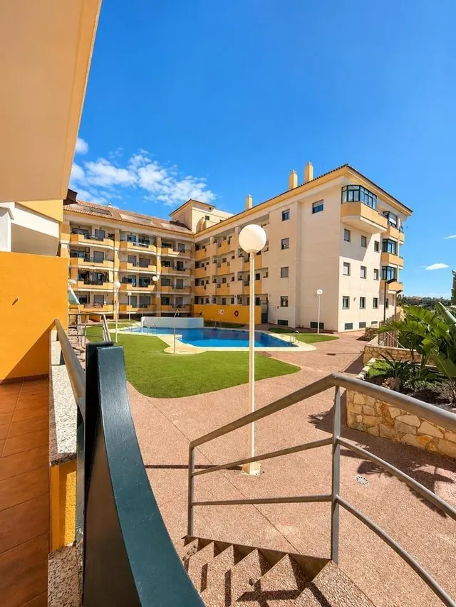 Piso en esquina con vistas al mar y acceso directo a piscina | Torrequebrada — 30