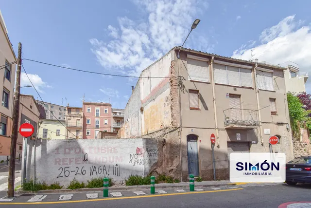 Parcela urbana en venta en el centro de Manresa de 95 m2 con - foto 3