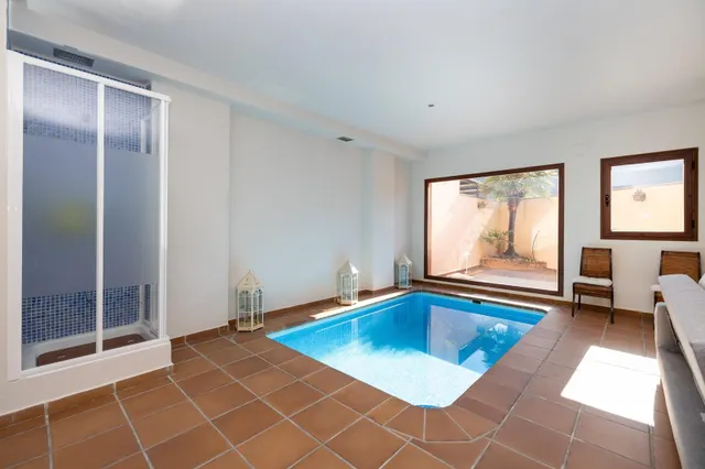 ESPECTACULAR CASA ADOSADA CON PISCINA INDEPENDIENTE — 39