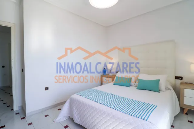 ESPECTACULAR DUPLEX DE  3 DORMITORIOS Y 2 BAÑOS, EN PRIMERA LÍNEA DE PLAYA CON VISTAS AL MAR EN LOS NAREJOS, LOS ALCAZARES, MURCIA. — 26