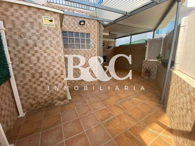Dúplex con piscina comunitaria, garaje privado y vistas al m - foto 2