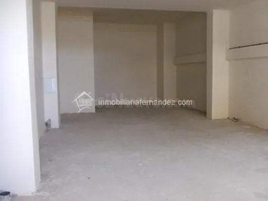Local comercial 105m² en alquiler - AGUAS VIVAS