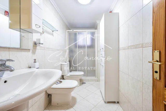 Exclusivo Piso en Primera Línea de Playa de Las Canteras con Vistas al Mar — 17