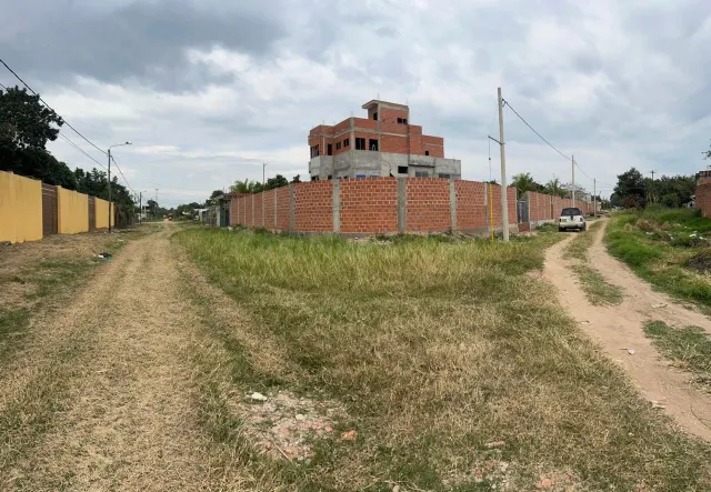 Amplio lote en venta, a pasos de la avenida Arroyito, 8vo an - foto 2