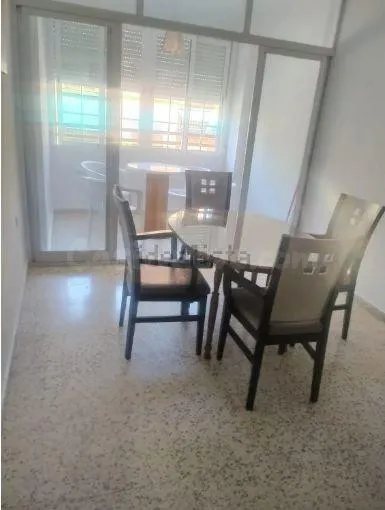 SE ALQUILA PISO PARA ESTUDIANTE, ZONA VILLAREJO CURSO 2024-2 - foto 5