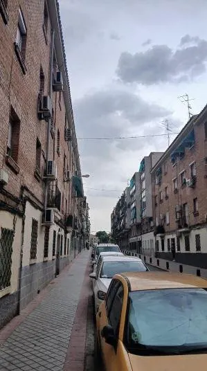 SE VENDE piso OKUPADO en Calle CL DOCTOR ESPINA Nº 22 Madrid