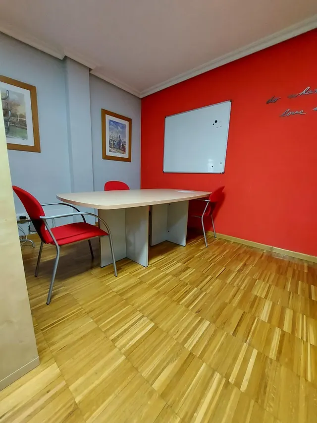SE VENDE O ALQUILA LOCAL DE OFICINAS Y DESPACHOS EN BENIAJAN — 18