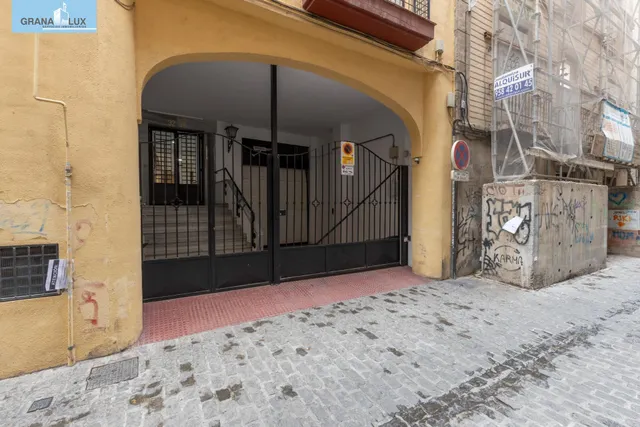Amplio piso con garaje y trastero en el centro — 42