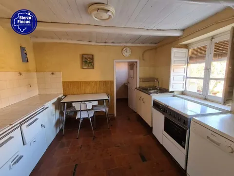 **SE VENDE CASA PARA REFORMAR EN VILLAFER, LEÓN**