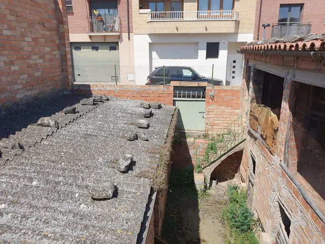CASA EN VENDA A SANT MARTÍ DE TOUS -  GARATGE + PIS + GOLFES + JARDÍ — 16