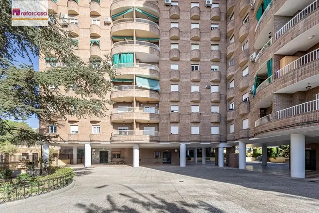 PISO CON GARAJE EN AV. PULIANAS — 30