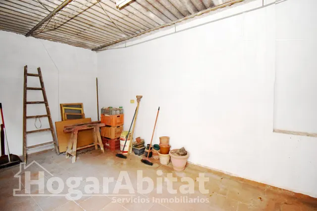 AMPLIA CASA CON LOCAL COMERCIAL, GARAJE Y TERRAZA — 41
