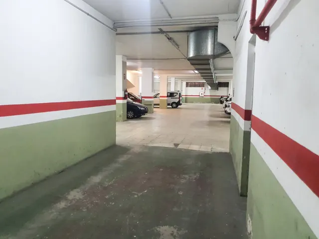 PARKING PARA COCHE + TRASTERO EN PARC I LA LLACUNA - BARCELONA — 8