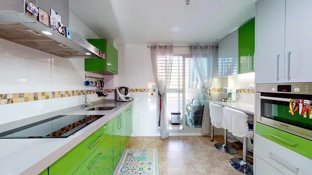 PISO DE RECIENTE CONSTRUCCIÓN CON AMPLIA TERRAZA, PISCINA, GARAJE Y TRASTERO — 7