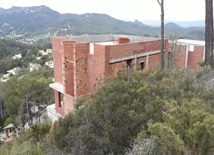 Se vende casa en Corbera de Llobregat (Barcelona).