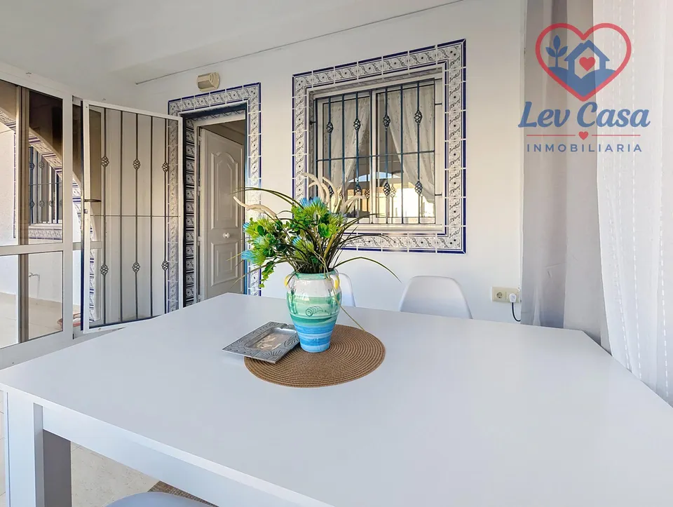 Casa adosada con orientación sur y solárium en Camposol