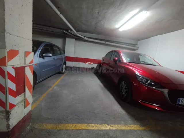PLAZA DE GARAJE EN EL CENTRO DE ALICANTE CON TRASTERO ENORME