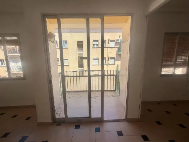 Amplia vivienda con trastero y dos balcones en El Cabanyal — 4