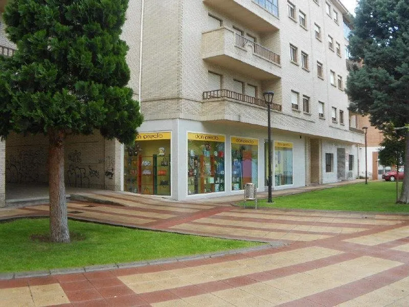 LOCAL COMERCIAL EN LA ROBLA