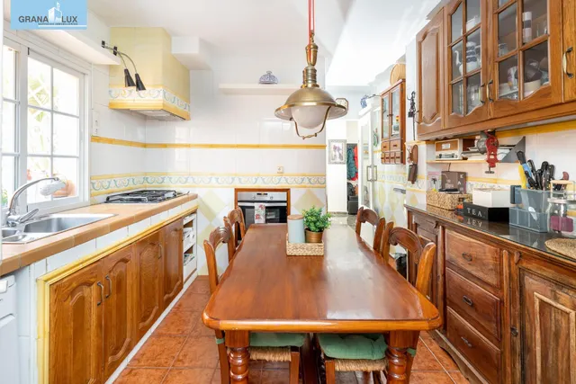 ADOSADA EN HUETOR VEGA — 14