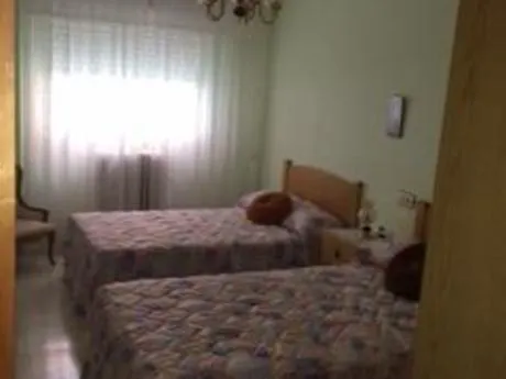 SE VENDE PISO DE TRES habitaciones EN LA ZONA DEL INSTITUTO — 3