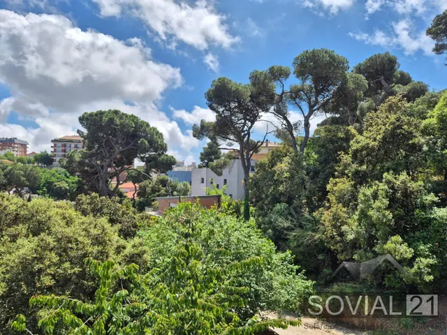 Casa unifamiliar con jardín y gran potencial en Vallvidrera — 36