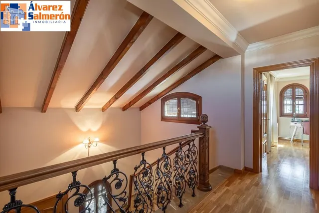 INCREÍBLE CHALET INDEPENDIENTE EN ZONA PRIVILEGIADA — 26