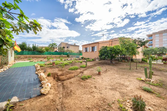 Chalet con amplio jardín y posibilidad de doble vivienda — 31