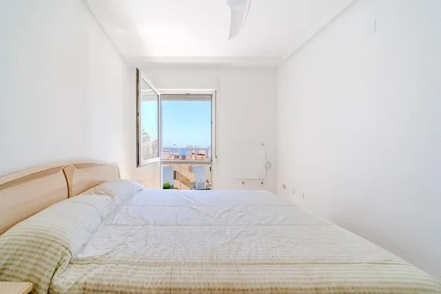 Chalet Adosado con Vistas al Mar en Aguamarina — 16