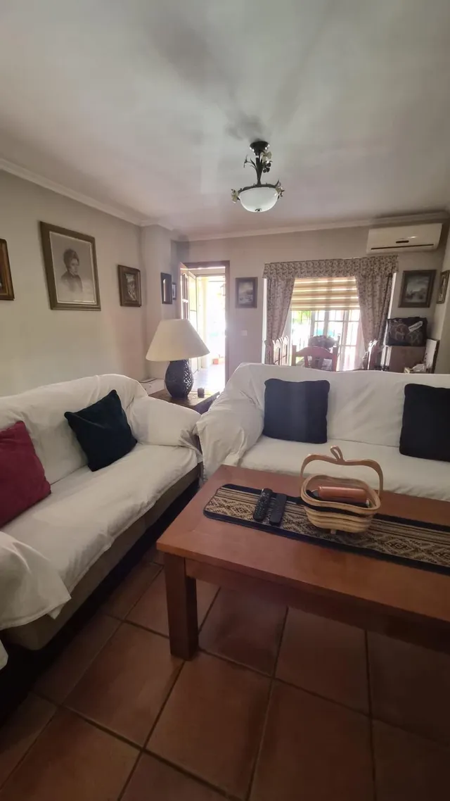 Vivienda unifamiliar de 3 plantas con jardín, terrazas y garaje en Algeciras — 11