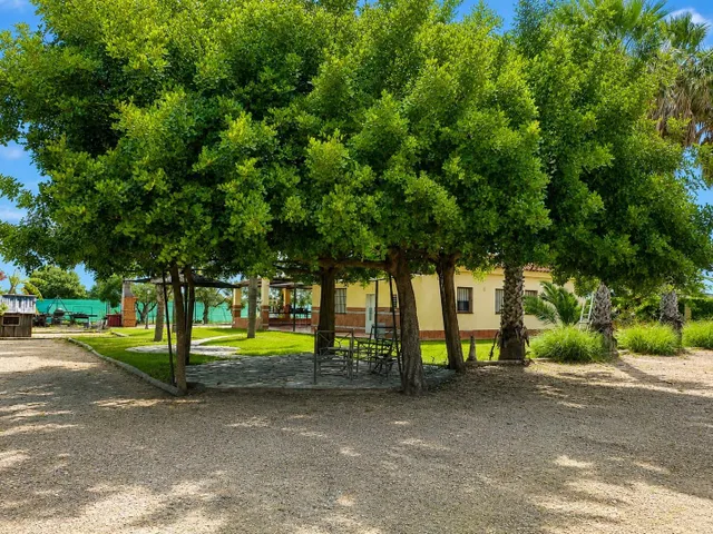 Preciosa casa con jardín en finca rústica — 29