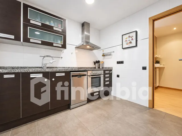 Dúplex con dos terrazas y aparcamiento en el centro de Santa Coloma de Farners — 7