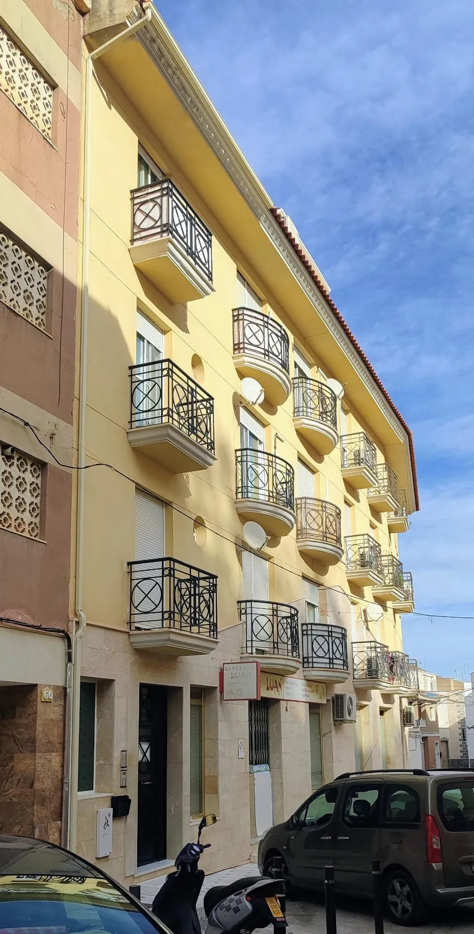 MACAEL ( ALMERÍA ). VENTA DE PISO DE 3 habitaciones CON ASCENSOR.