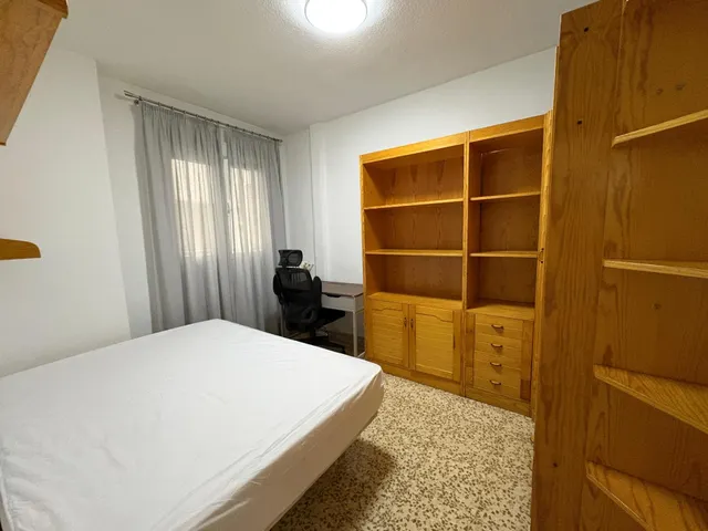 Piso 3 habitaciones 106m² en alquiler - Camino de ronda — 17