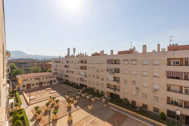 Amplia vivienda VPO con terraza, garaje y excelente ubicación junto a Avenida Juan Pablo II — 13