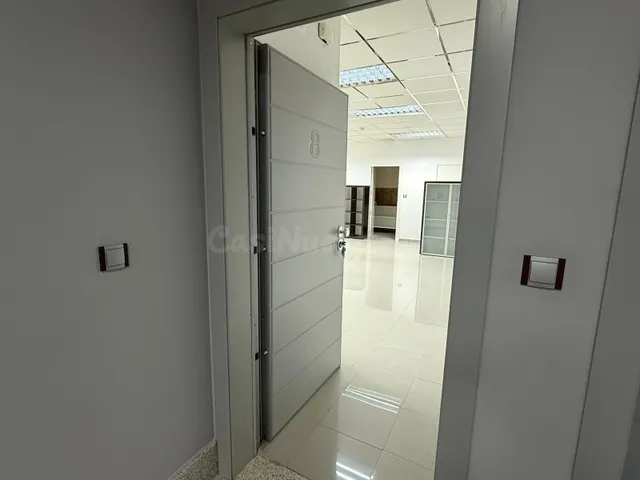 “Alquila Oficina Moderna de 115 m2 en Los Alcázares – Listo para Estrenar” — 5