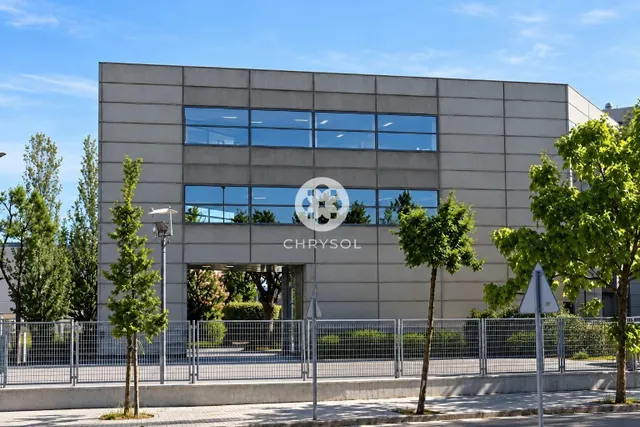 Exclusiva nave industrial tipo c con edificio corporativo junto a zona franca y fira de Barcelona. — 3