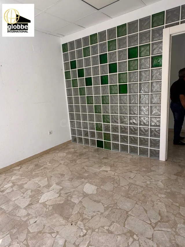 Oficina en el Corazón de Málaga - Ideal para Tu Negocio - foto 4